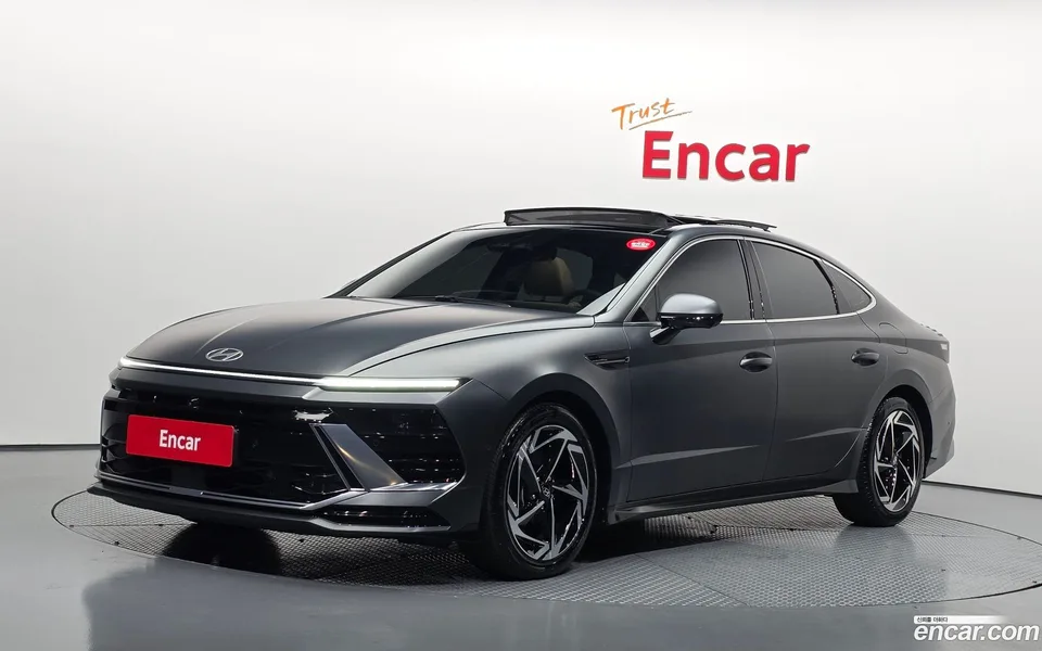Hyundai Sonata The Edge Hybrid 2023 — photo 1, buy with delivery to Moscow