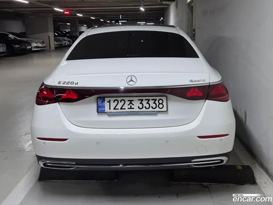 Mercedes-Benz E-Class E220d 4MATIC 2024 — thumbnail 3