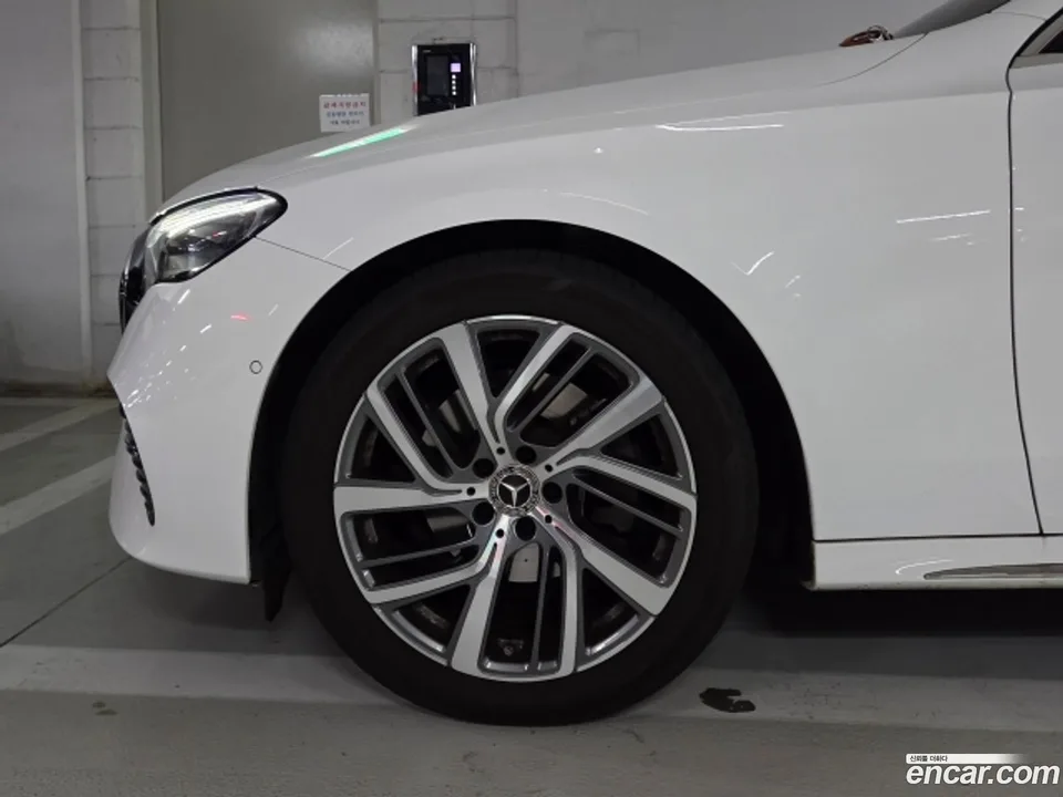 Mercedes-Benz E-Class E220d 4MATIC 2024 — thumbnail 4