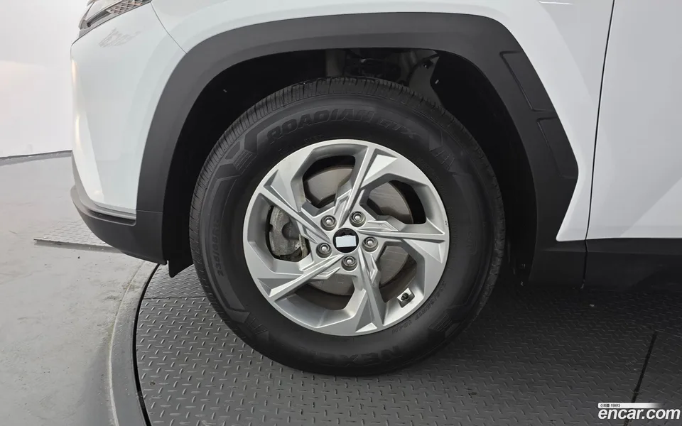 Hyundai Tucson 2.0 2WD 2023 — thumbnail 2