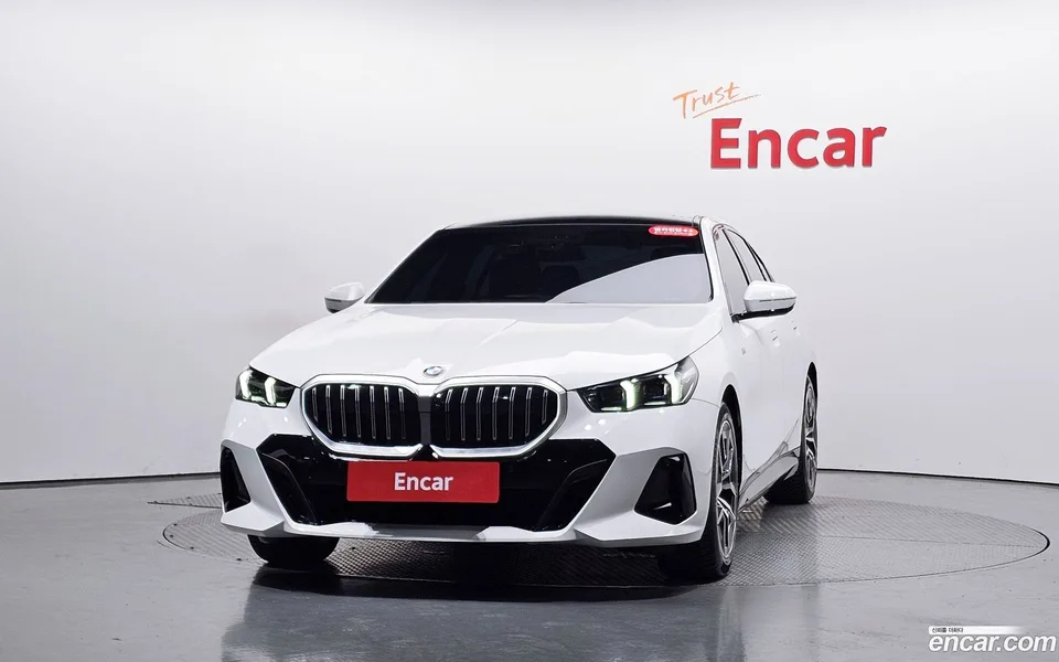 BMW 5 Series 520i M 2025 — thumbnail 3