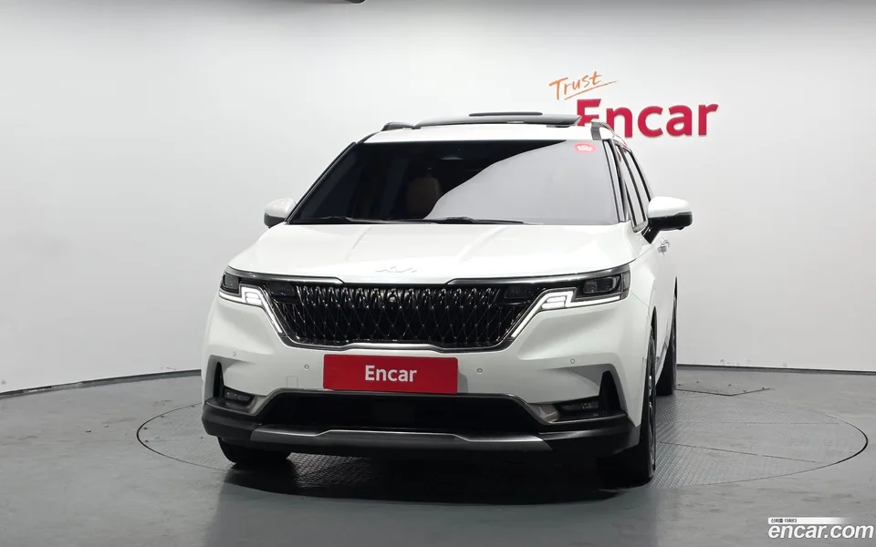 Kia Carnival 7 2023 — thumbnail 3