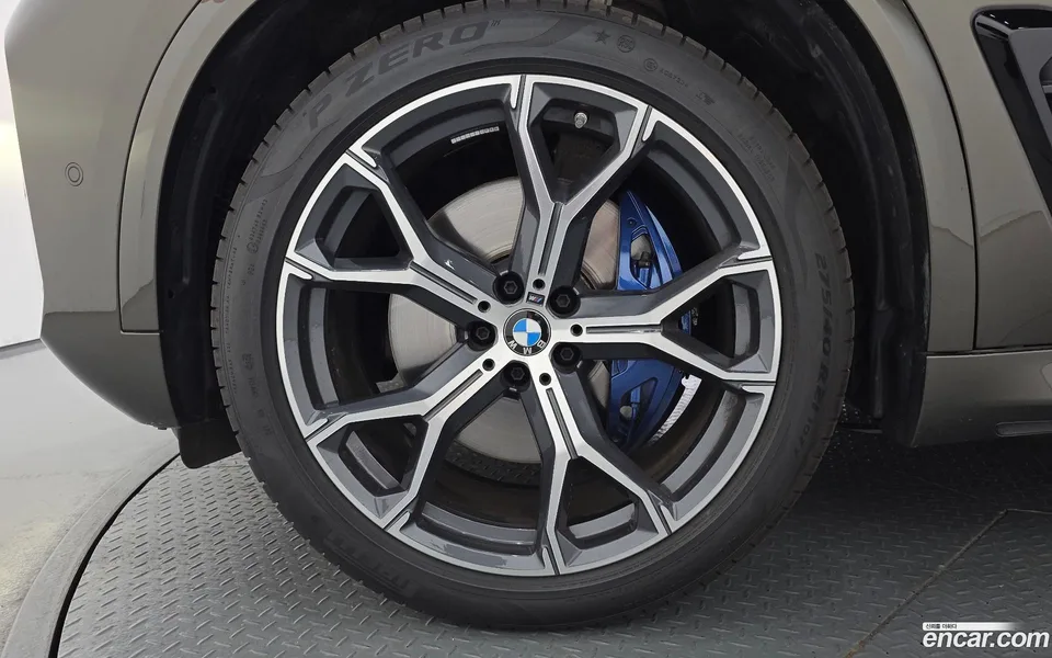 BMW X5 xDrive 40i M 2025 — thumbnail 2