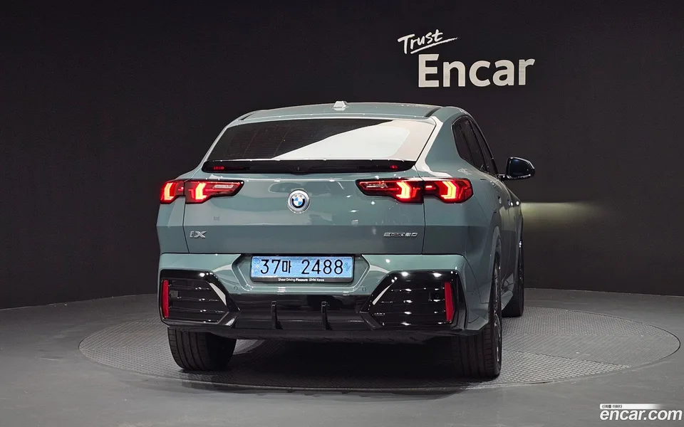 BMW iX2 eDrive 20 M 2024 — thumbnail 4