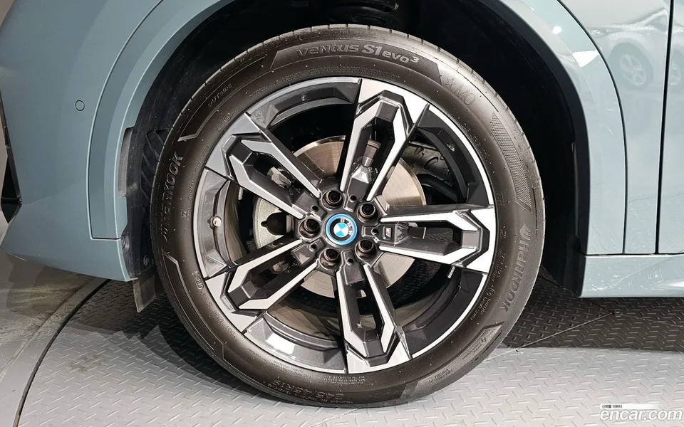 BMW iX2 eDrive 20 M 2024 — thumbnail 5