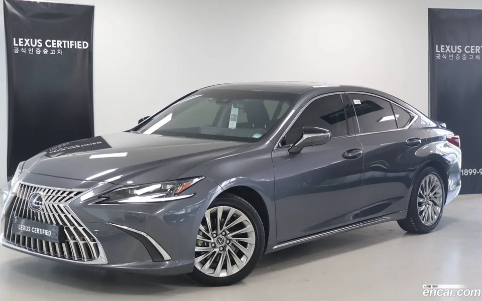 Lexus ES 300h 2025 — photo 1, buy with delivery to Moscow