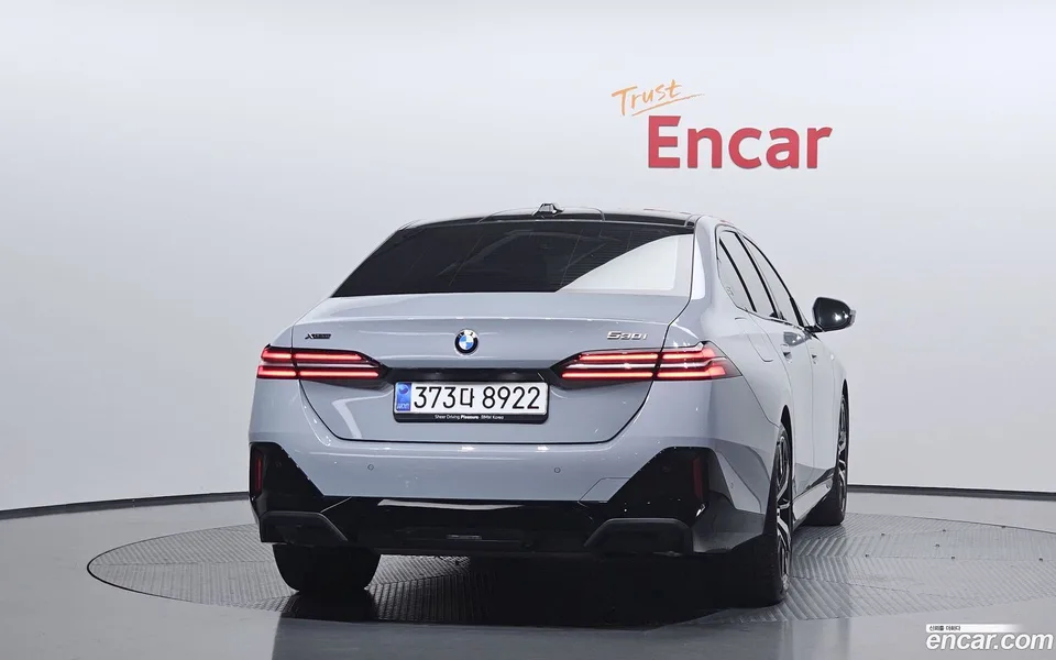 BMW 5 Series 530i xDrive M 2025 — thumbnail 4