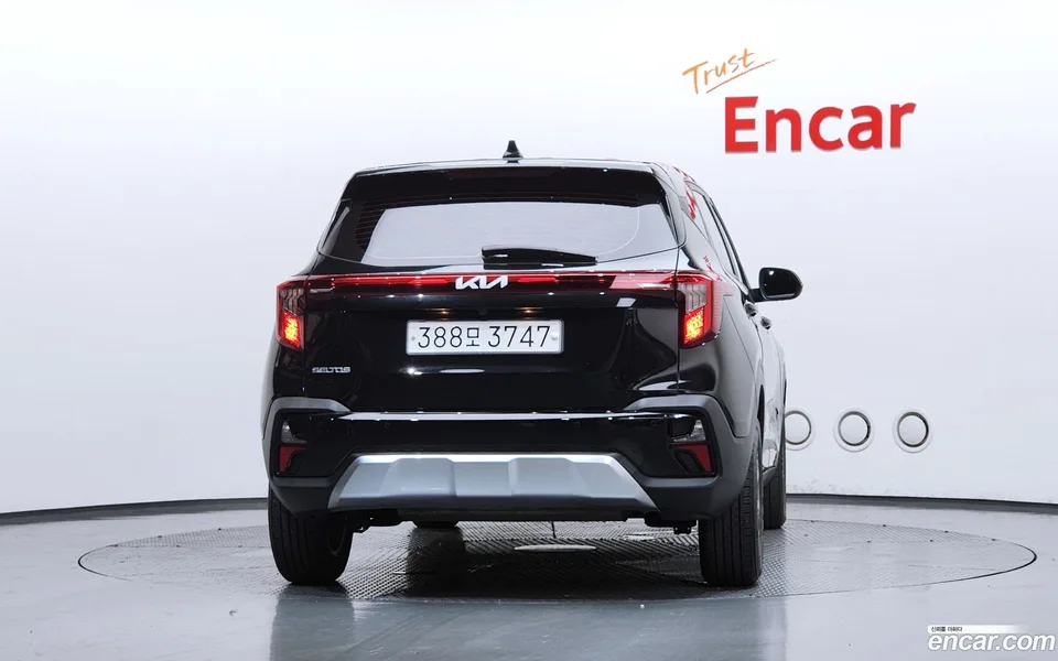 Kia Seltos 2.0 2WD 2023 — thumbnail 4
