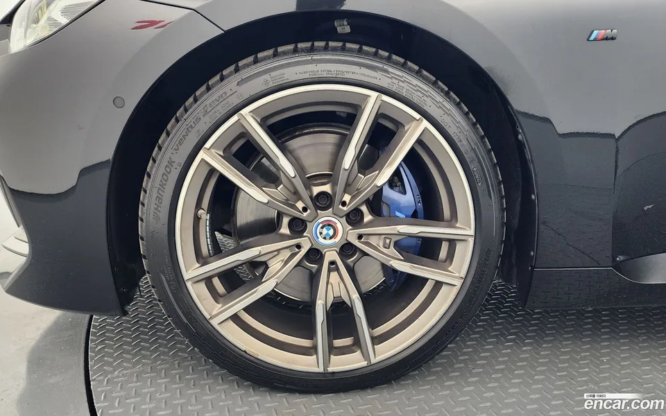 BMW 2 Series M240i xDrive 2023 — thumbnail 2