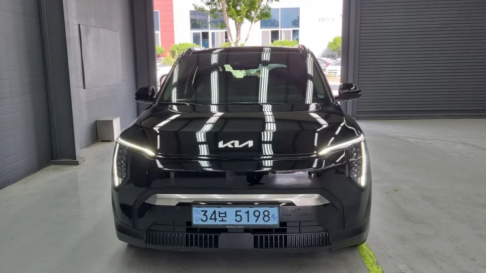 Kia EV3 2WD 2024 — photo 1, buy with delivery to Moscow