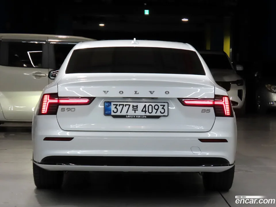 Volvo S90 B5 2025 — thumbnail 4