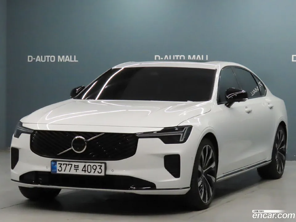 Volvo S90 B5 2025 — photo 1, buy with delivery to Moscow