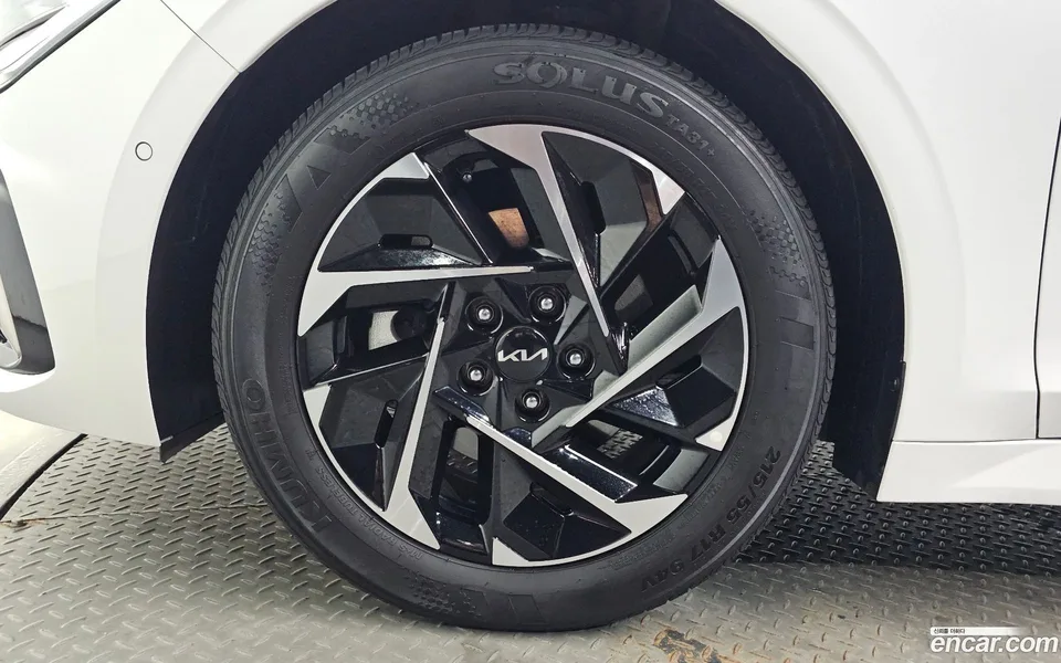 Kia K5 Hybrid 2024 — thumbnail 2