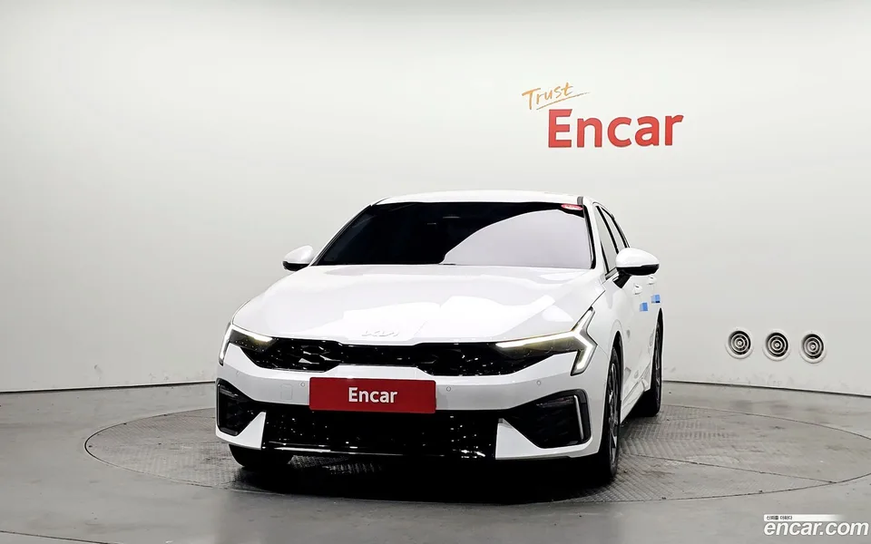 Kia K5 Hybrid 2024 — thumbnail 3