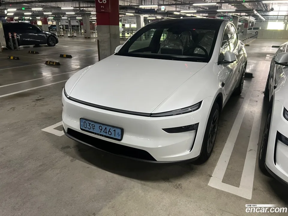 Tesla Model Y L AWD 2026 — thumbnail 4