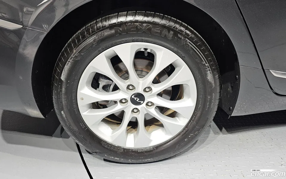 Kia K8 2.5 2WD 2023 — thumbnail 2