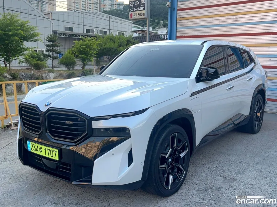 BMW XM 4.4 2023 — photo 1, buy with delivery to Moscow