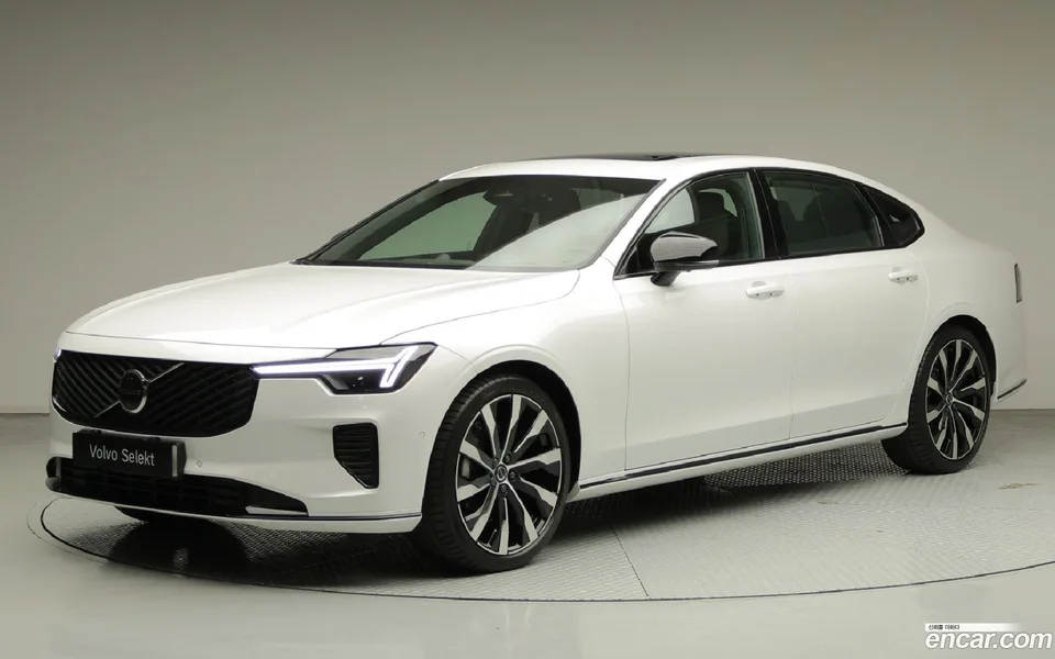 Volvo S90 B5 2025 — photo 1, buy with delivery to Moscow