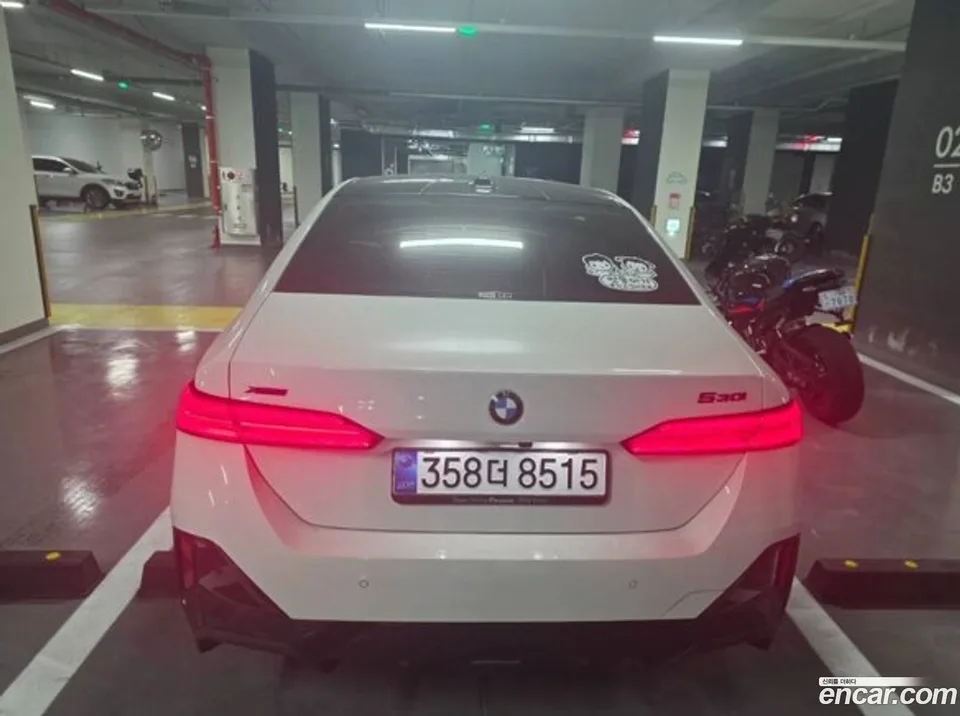 BMW 5 Series 520i M 2025 — thumbnail 4