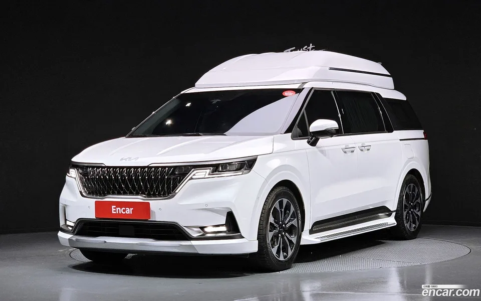 Kia Carnival 9 2022 — photo 1, buy with delivery to Moscow
