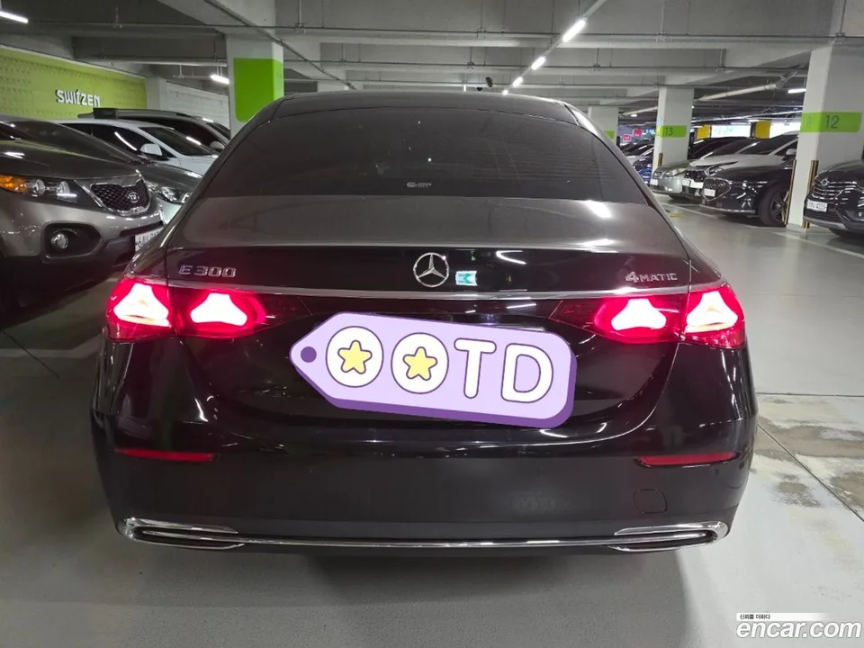 Mercedes-Benz E-Class E300 4MATIC 2024 — thumbnail 4