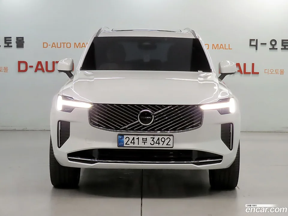Volvo XC90 T8 2025 — thumbnail 3