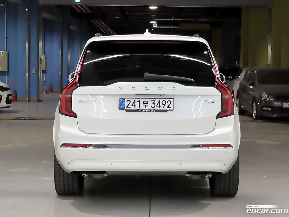Volvo XC90 T8 2025 — thumbnail 4