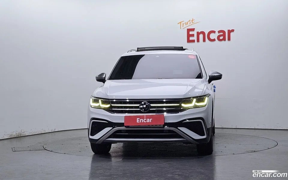 Volkswagen Tiguan Allspace 2.0 TSI 2022 — thumbnail 3