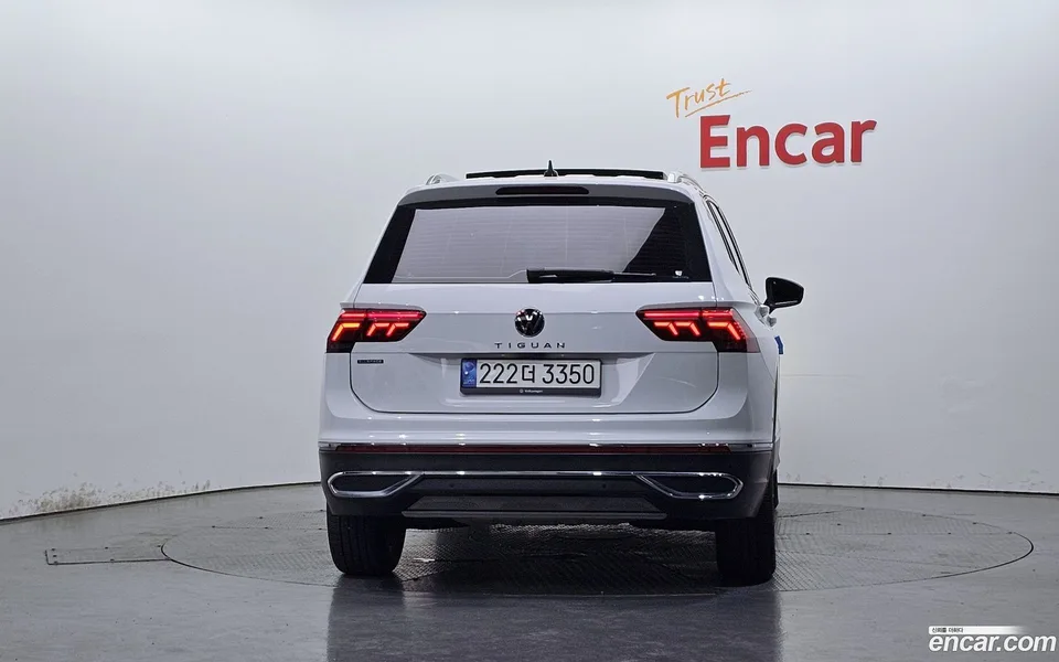 Volkswagen Tiguan Allspace 2.0 TSI 2022 — thumbnail 4