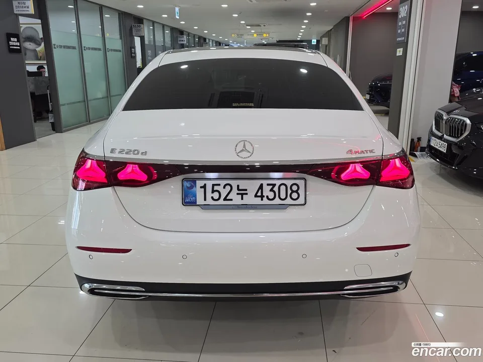 Mercedes-Benz E-Class E220d 4MATIC 2025 — thumbnail 4