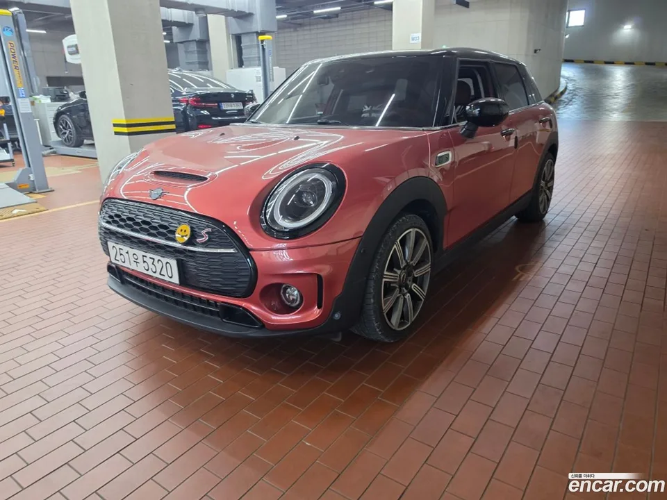 MINI Cooper S Clubman 2022 — photo 1, buy with delivery to Moscow