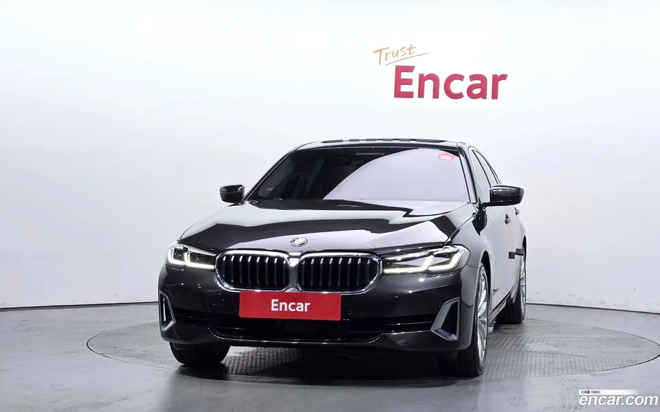 BMW 5 Series 530i xDrive 2022 — thumbnail 3