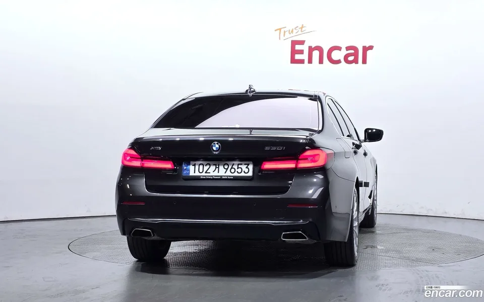 BMW 5 Series 530i xDrive 2022 — thumbnail 4