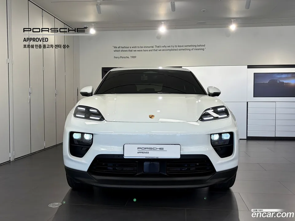 Porsche Macan Electric 4 2025 — thumbnail 3