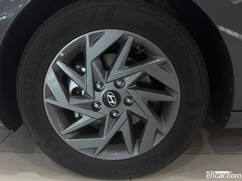 Hyundai Avante CN7 1.6 2025 — thumbnail 2