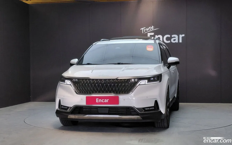 Kia Carnival 7 2023 — thumbnail 3
