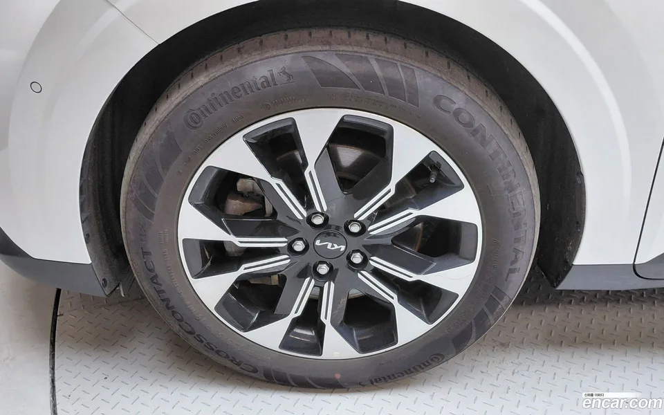 Kia Carnival 7 2023 — thumbnail 5