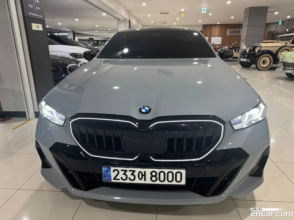 BMW 5 Series 520i M 2024 — thumbnail 3