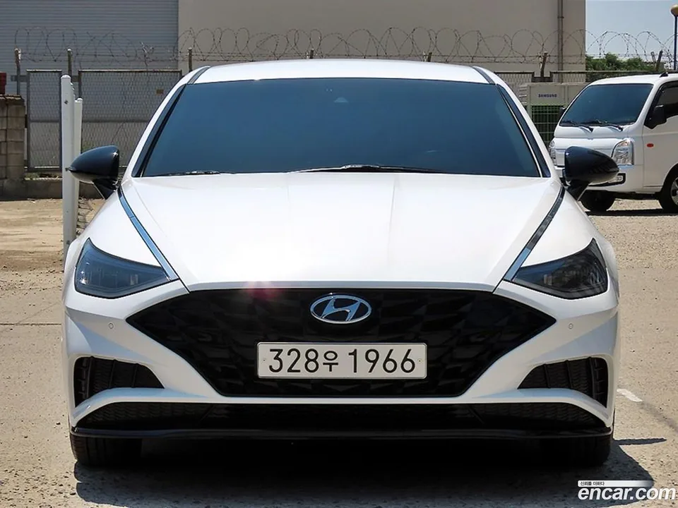 Hyundai Sonata 2.0 2022 — photo 1, buy with delivery to Moscow