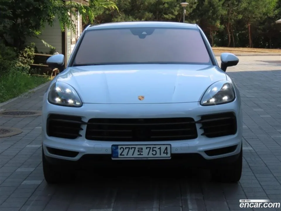Porsche Cayenne 3.0 2022 — photo 1, buy with delivery to Moscow