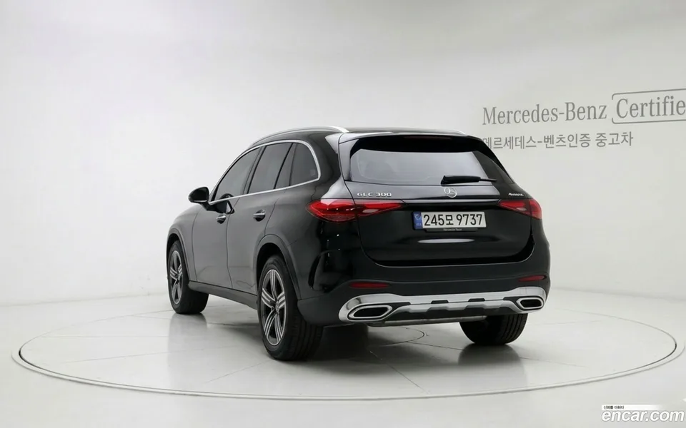 Mercedes-Benz GLC-Class GLC300 4MATIC AMG Line 2023 — thumbnail 4
