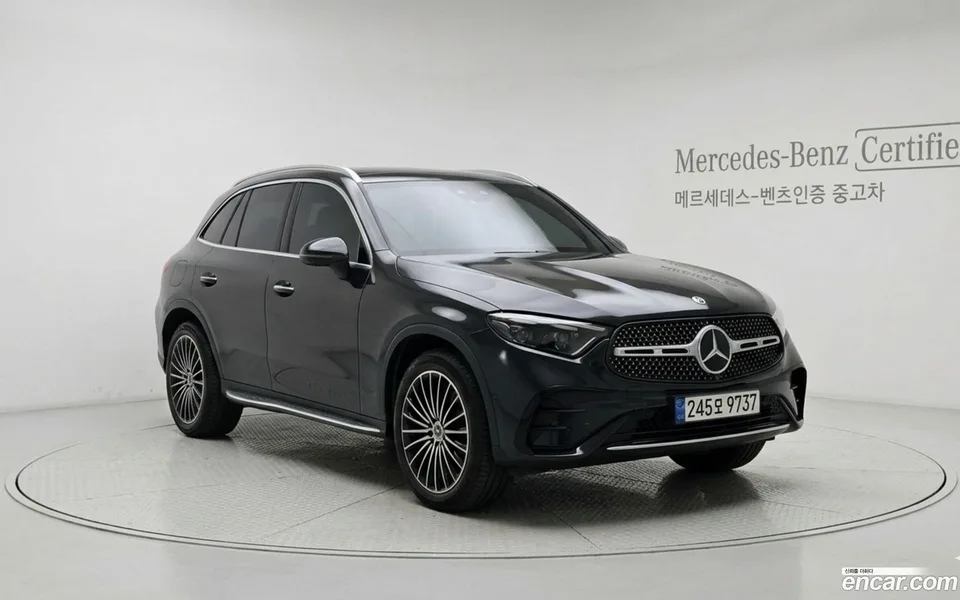 Mercedes-Benz GLC-Class GLC300 4MATIC AMG Line 2023 — photo 1, buy with delivery to Moscow
