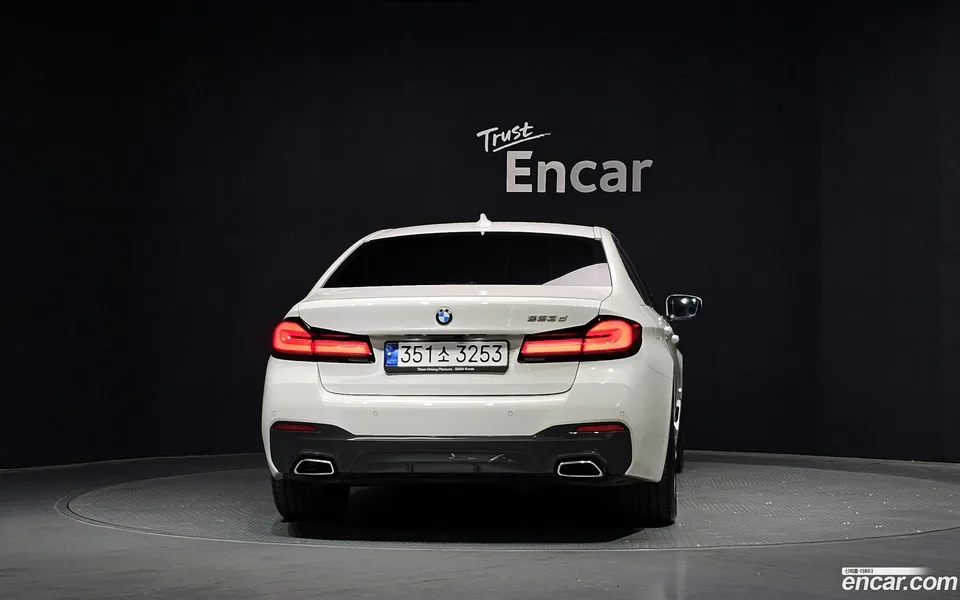 BMW 5 Series 523d M 2023 — thumbnail 4