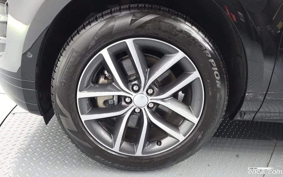Land Rover Range Rover Evoque P250 SE 2025 — thumbnail 2