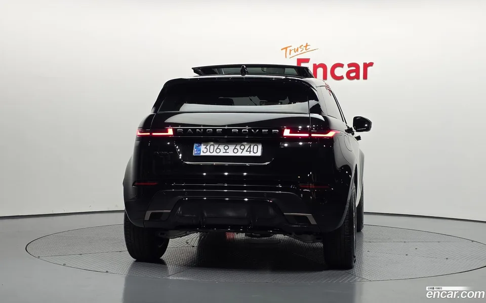 Land Rover Range Rover Evoque P250 SE 2025 — thumbnail 4