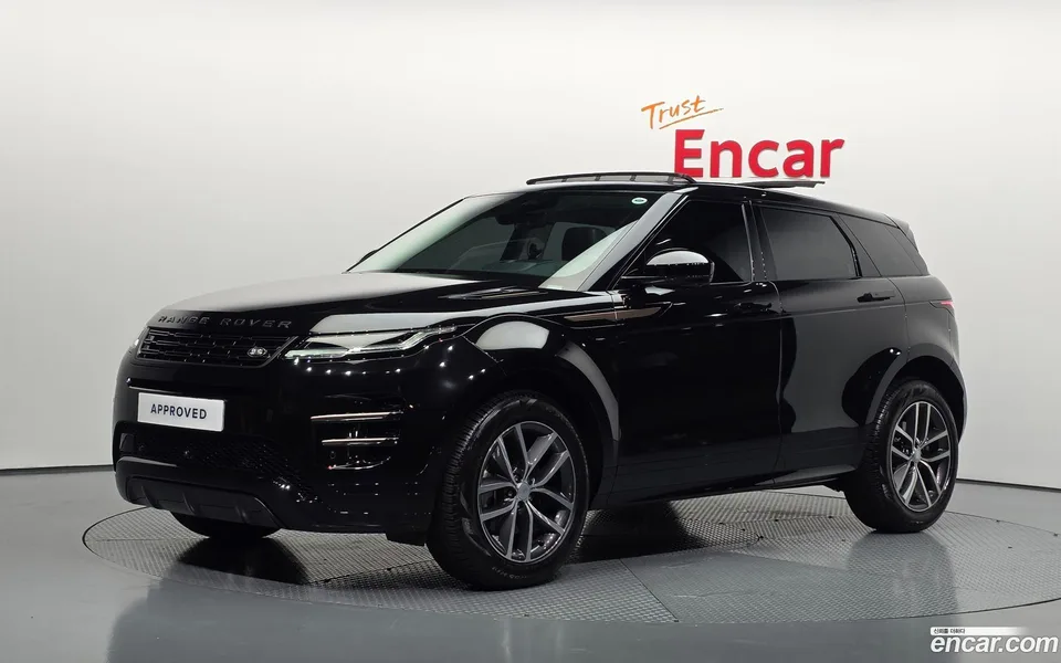 Land Rover Range Rover Evoque P250 SE 2025 — photo 1, buy with delivery to Moscow