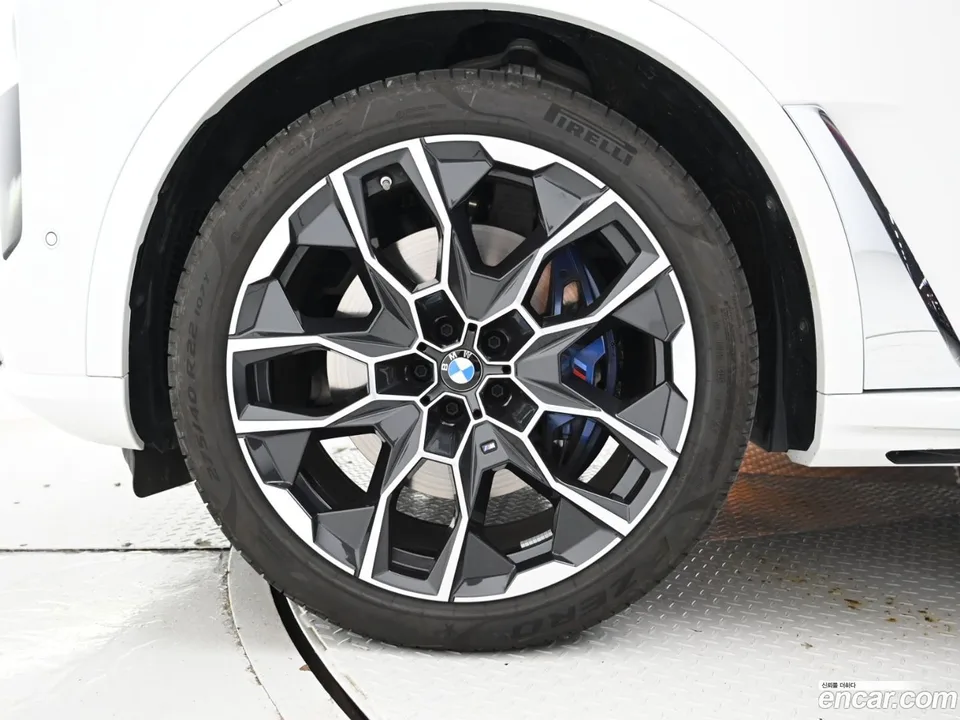 BMW X7 xDrive 40i M 6 2025 — thumbnail 5