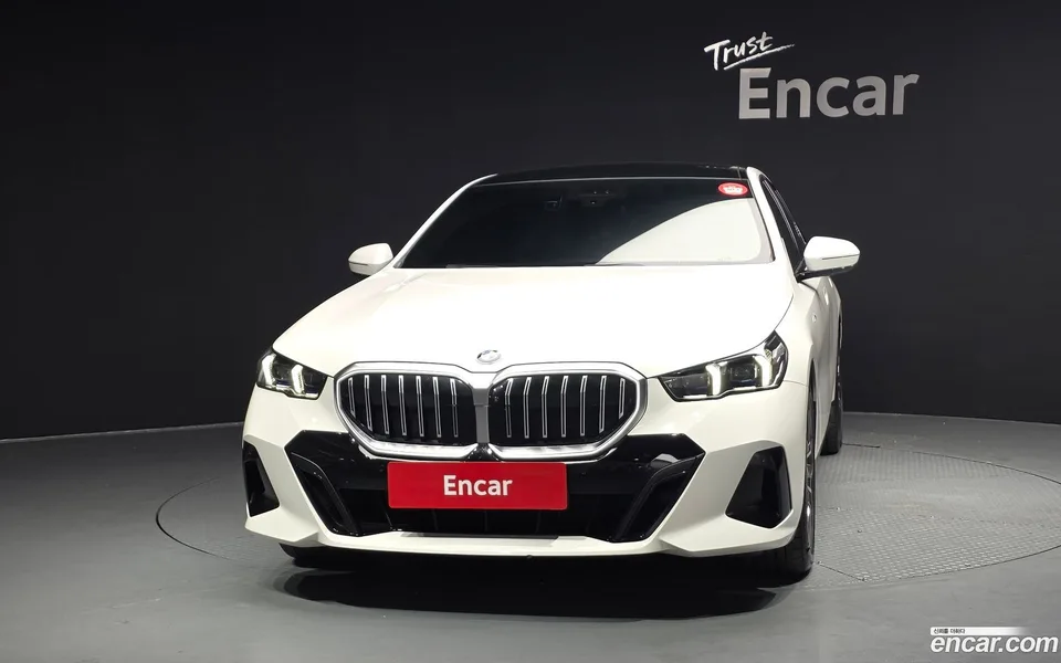 BMW 5 Series 523d M 2024 — thumbnail 3