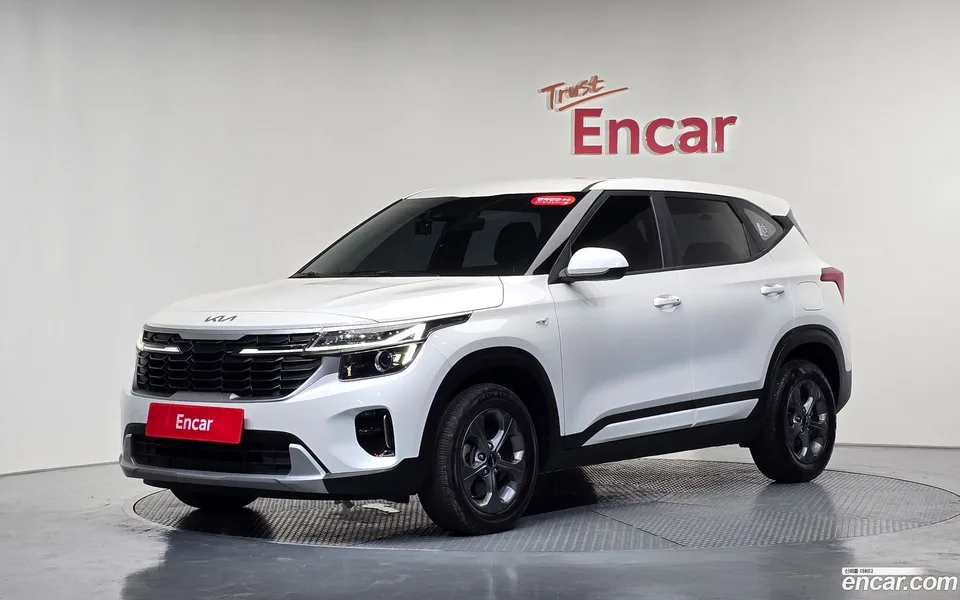Kia Seltos 1.6 2WD 2022 — photo 1, buy with delivery to Moscow