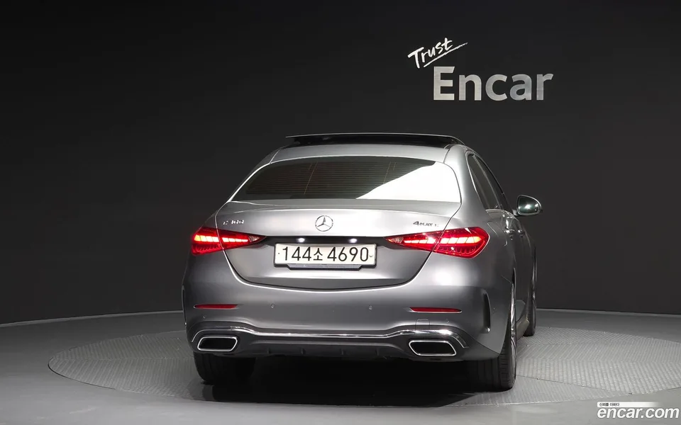 Mercedes-Benz C-Class C300 4MATIC AMG Line 2023 — thumbnail 4